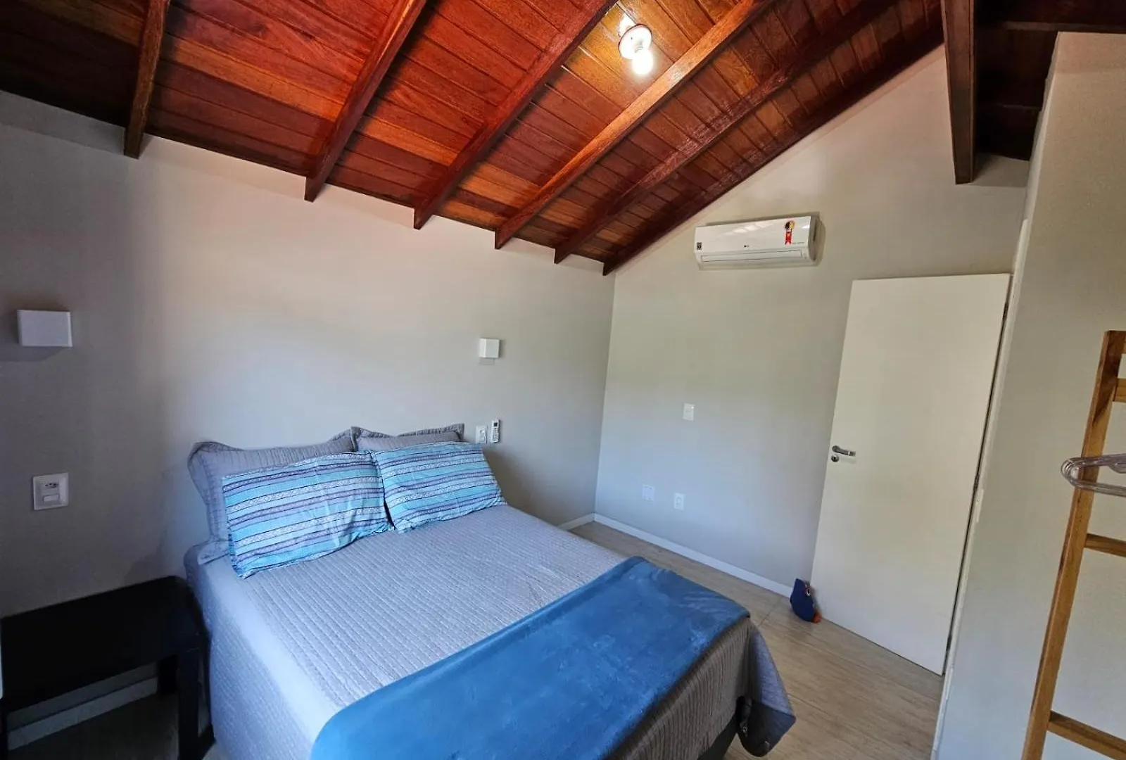 Casa Em Condominio Com Piscina - Ponta Das Canas Florianopolis Brazil