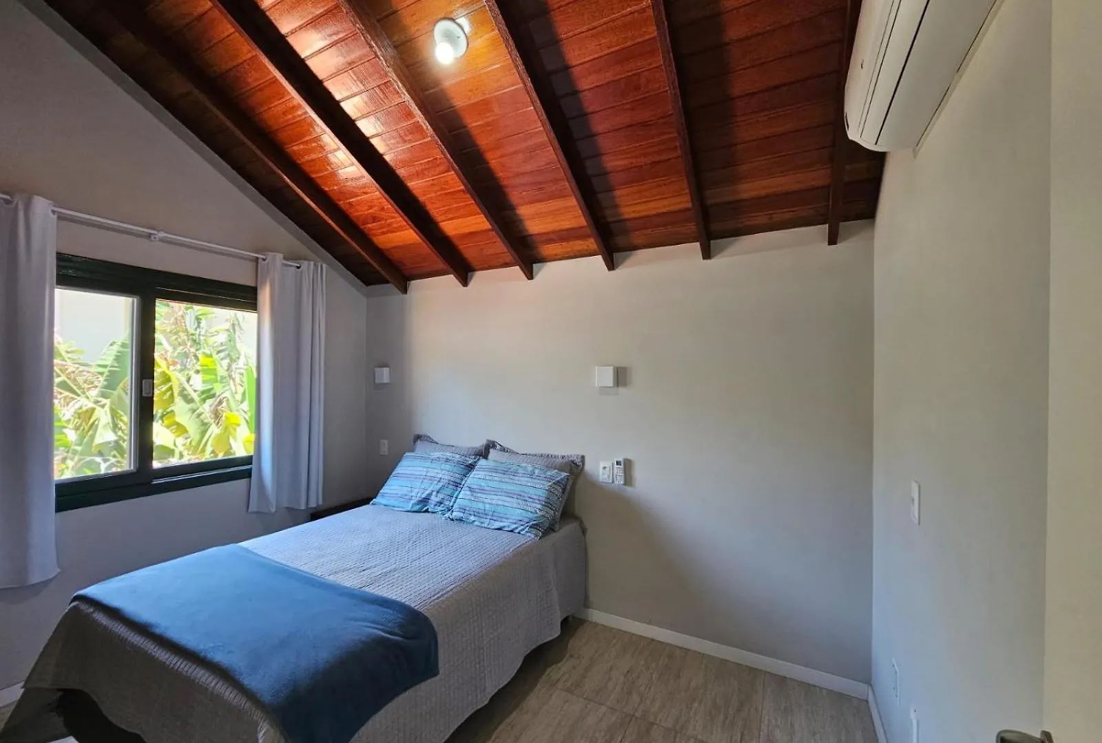 Casa Em Condominio Com Piscina - Ponta Das Canas Florianopolis 0*,